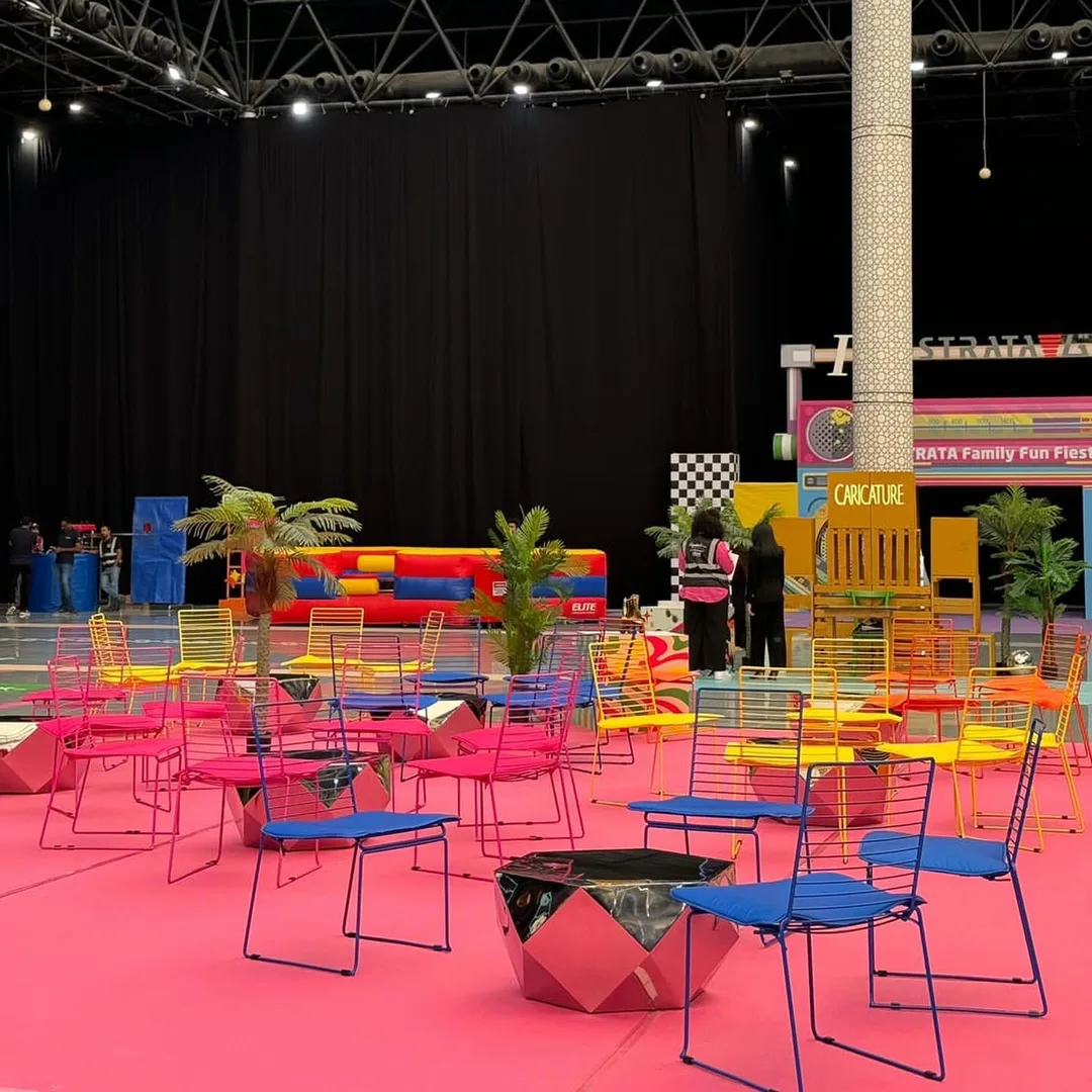 Contemporary event lounge using contrasting furniture colours to create visual impact.