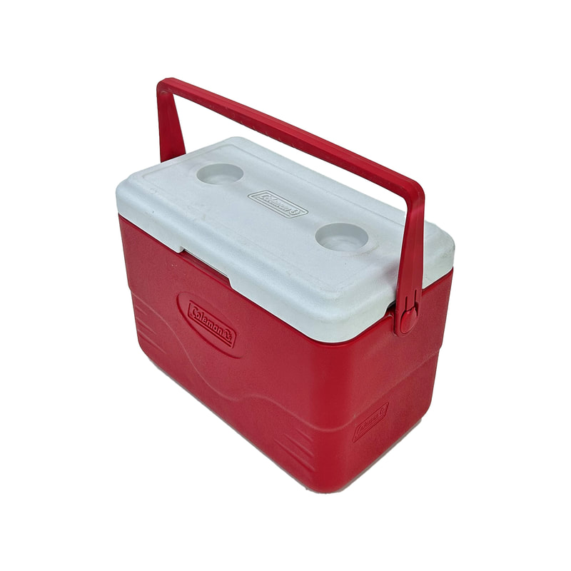 F-CB105-RE Type 5 Coleman cooler box in red (30L)