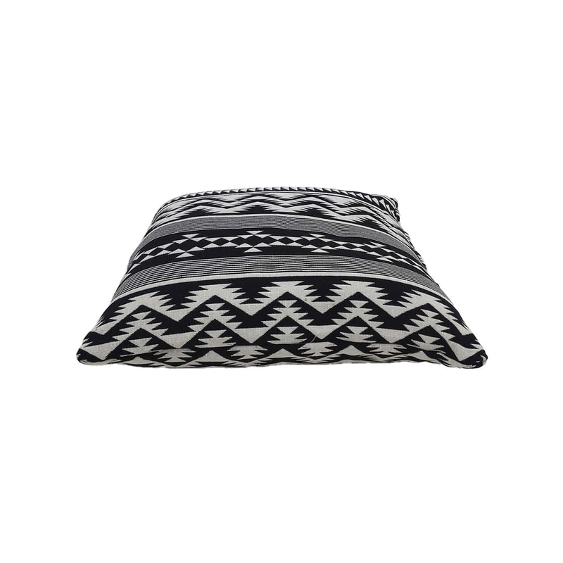 F-CW205-BW Era cushion in black & white pattern