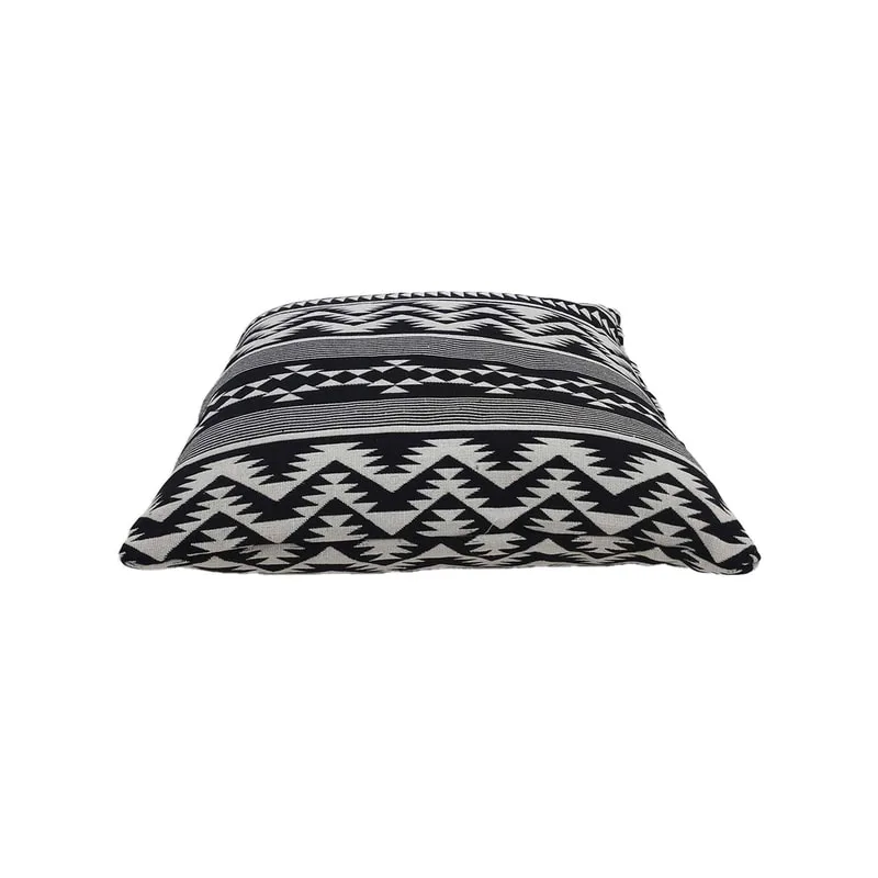 F-CW205-BW Era cushion in black & white pattern