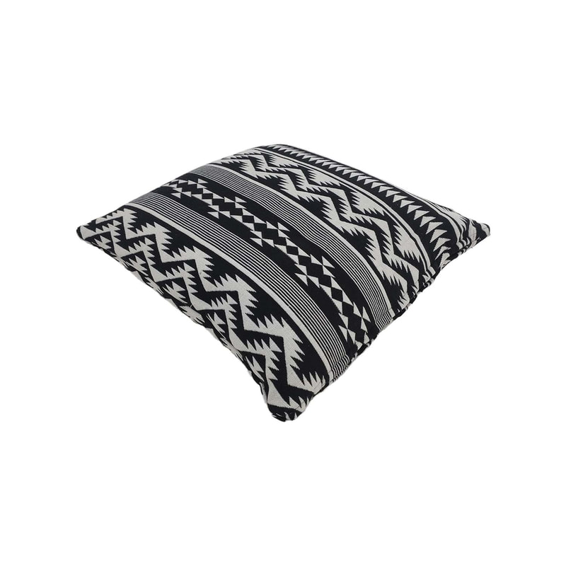 F-CW205-BW Era cushion in black & white pattern