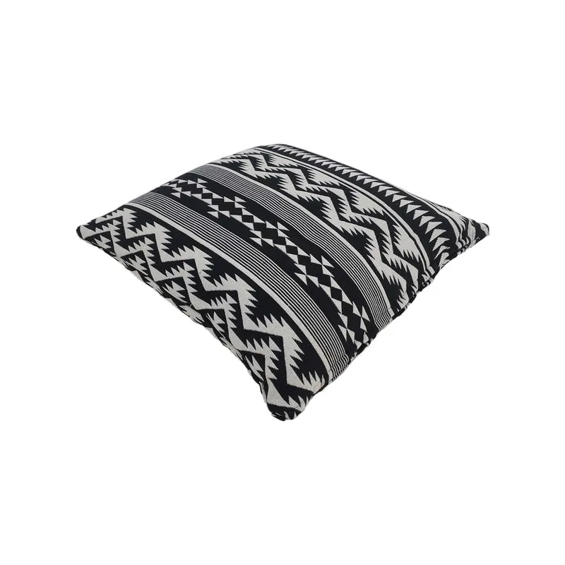 F-CW205-BW Era cushion in black & white pattern