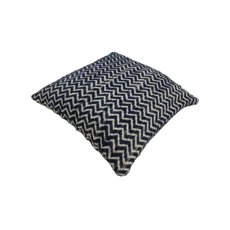 F-CW206-BW Lavinda cushion in black & white pattern