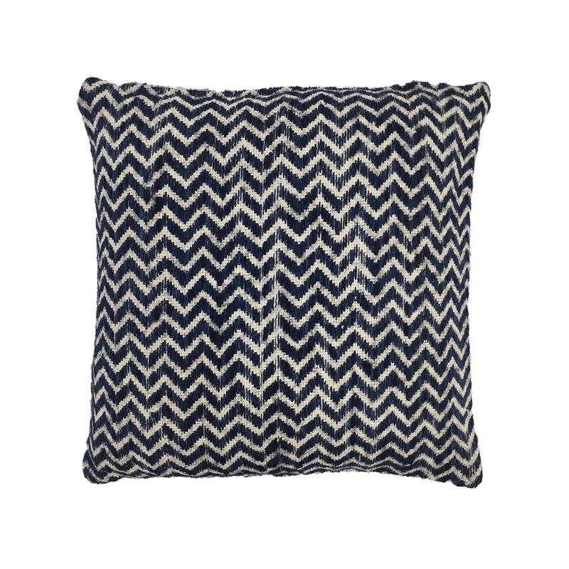 F-CW206-BW Lavinda cushion in black & white pattern