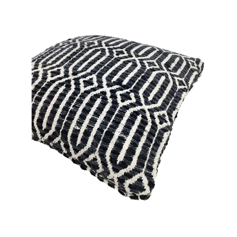 F-CW208-BW Aviger cushion in black & white pattern