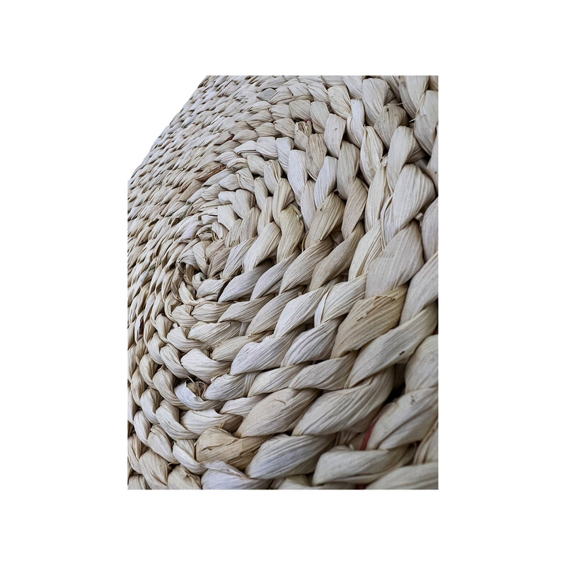 F-PF104-NT Bulan natural rattan pouffe