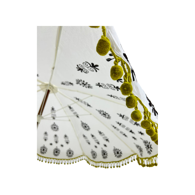 F-UM102-WP Chicka umbrella in white patterned embriodery