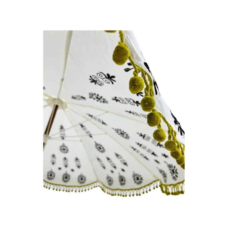 F-UM102-WP Chicka umbrella in white patterned embriodery