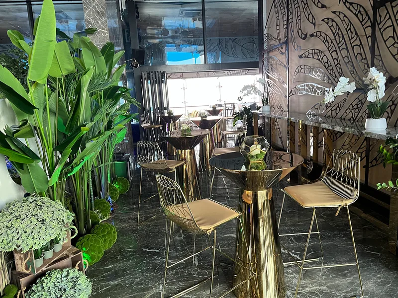 Melbourne high tables and Arrow bar stools creating informal networking spaces within the venue.